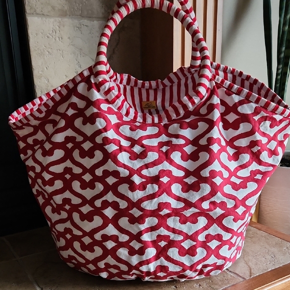 Roberta Roller Rabbit Red and White Patterned Large Tote Bag - Picture 1 of 12